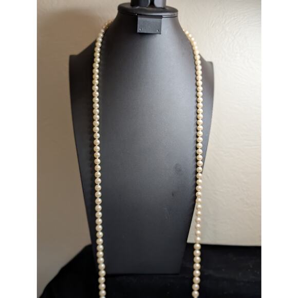 RARE 80s VTG Signed GEP 54" Faux Pearls Gold-Tone Lobster Claw Clasp Necklace - Picture 2 of 7
